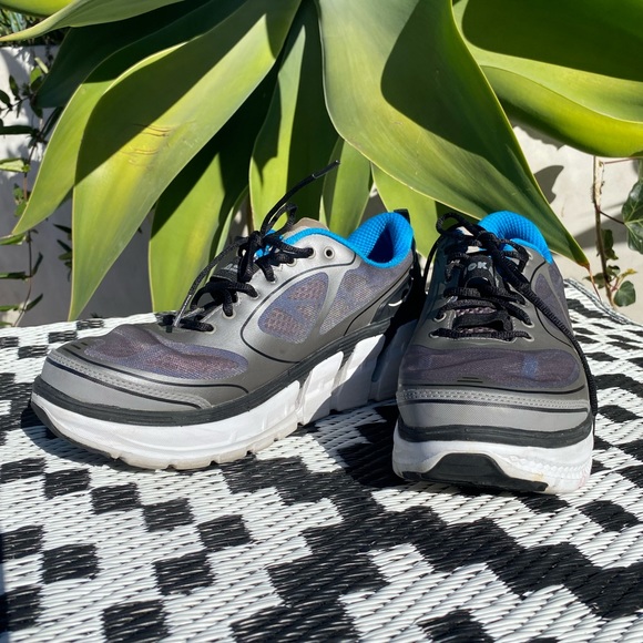 Hoka One One M Conquest - Picture 2 of 10